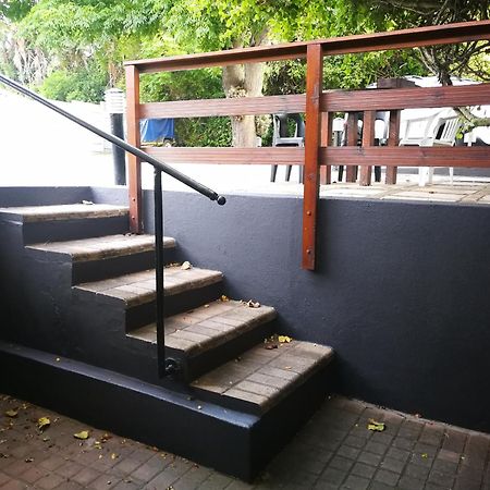 Dempsey'S Self-Catering Guest House Port Elizabeth Exterior photo