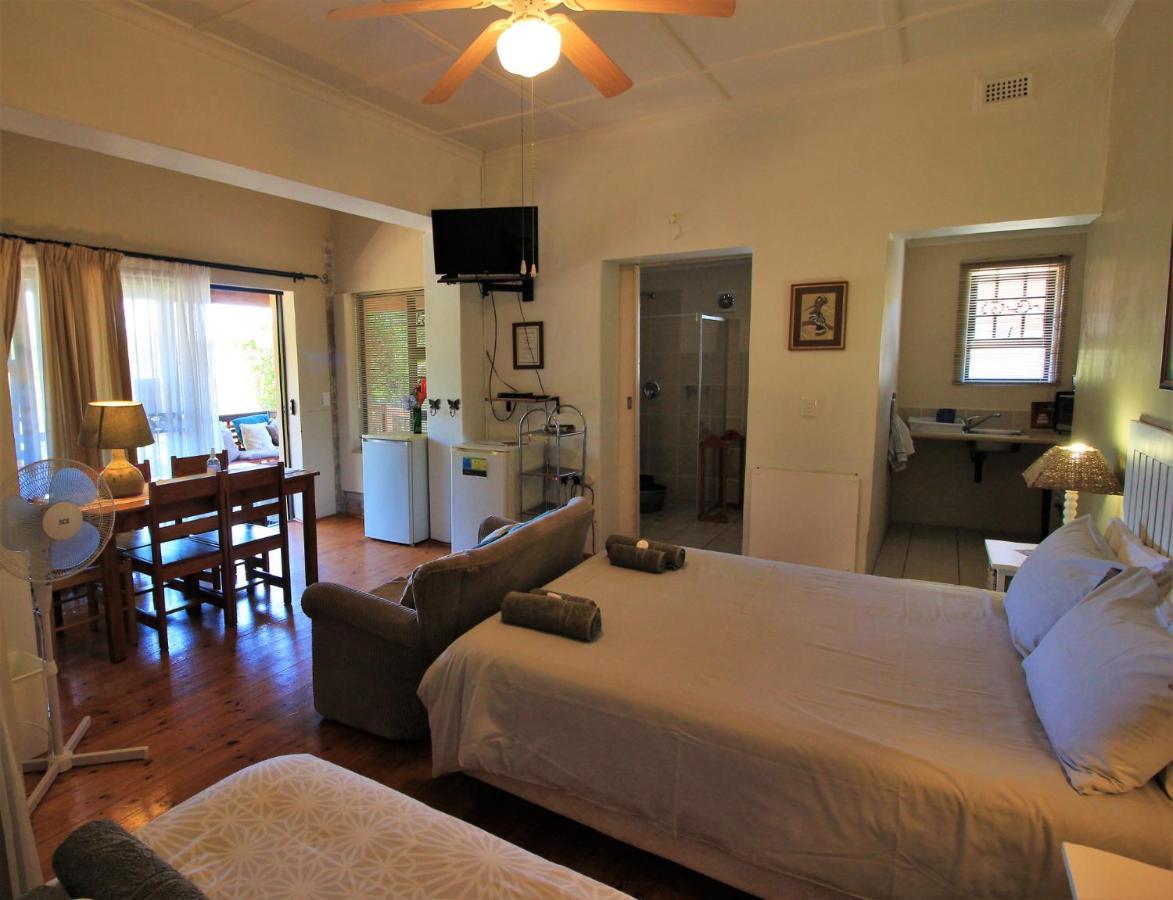 Dempsey'S Self-Catering Guest House Port Elizabeth Exterior photo