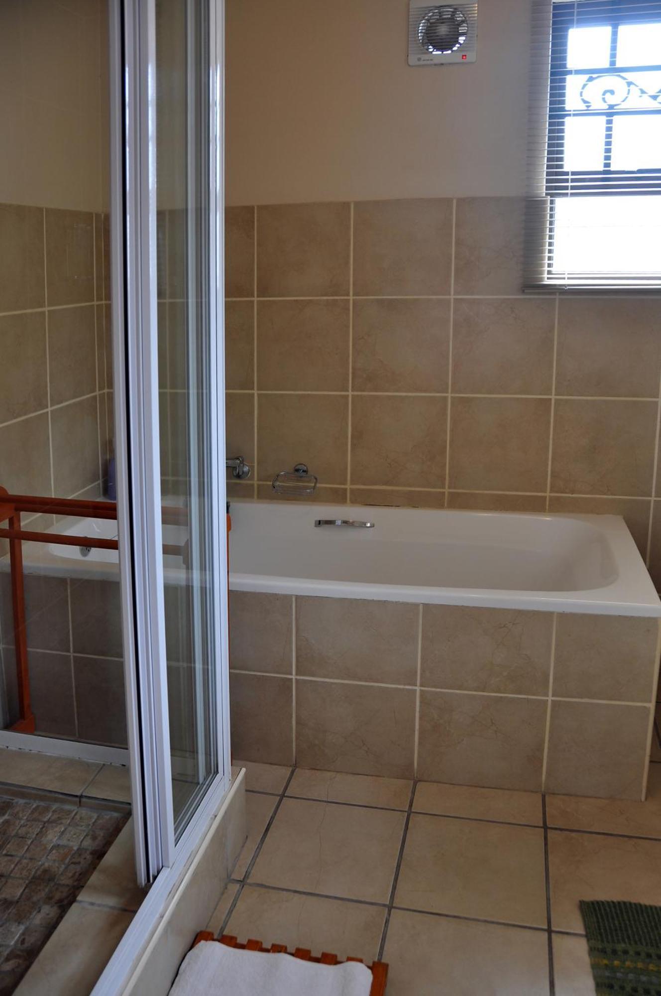 Dempsey'S Self-Catering Guest House Port Elizabeth Exterior photo