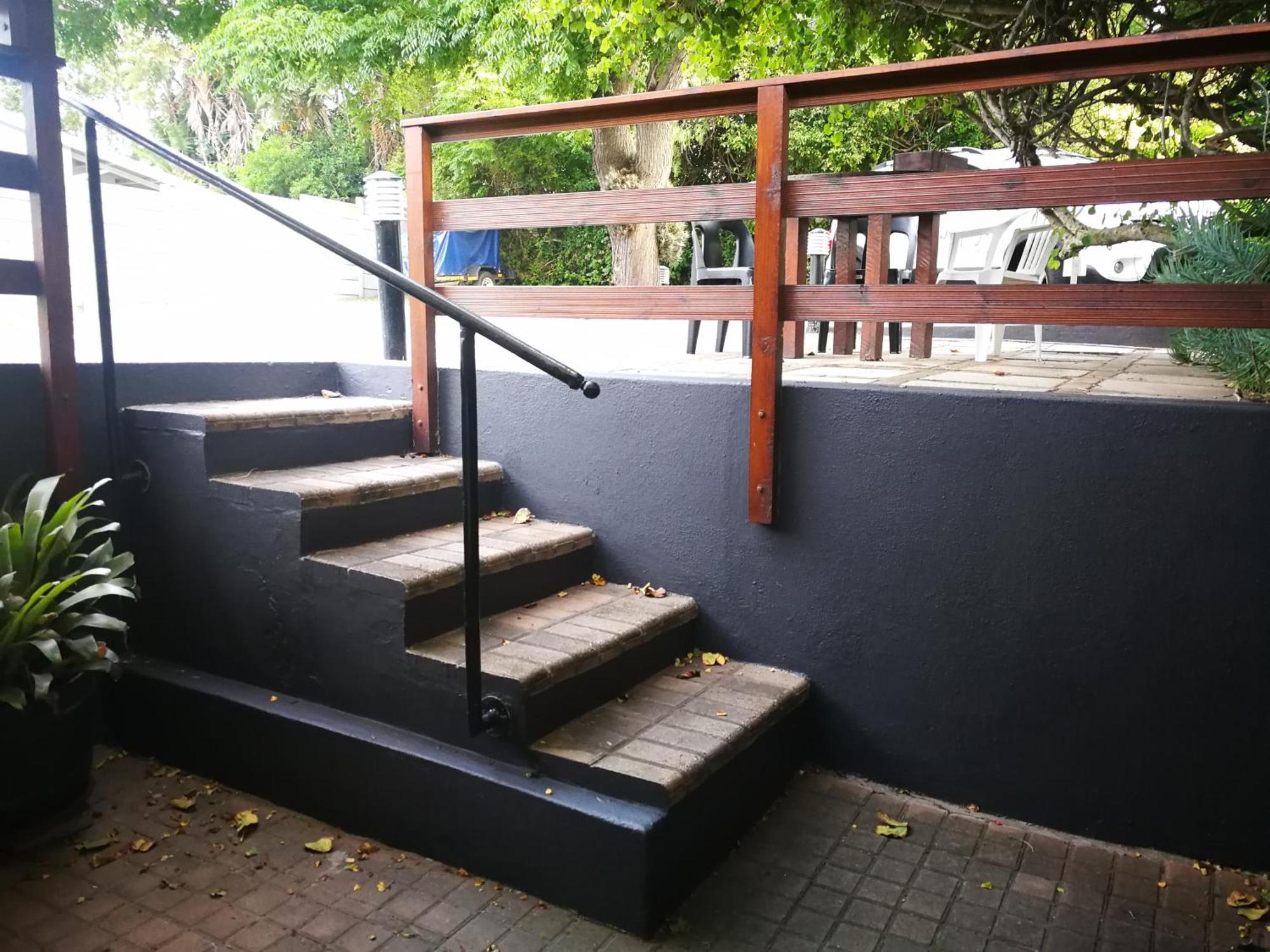 Dempsey'S Self-Catering Guest House Port Elizabeth Exterior photo