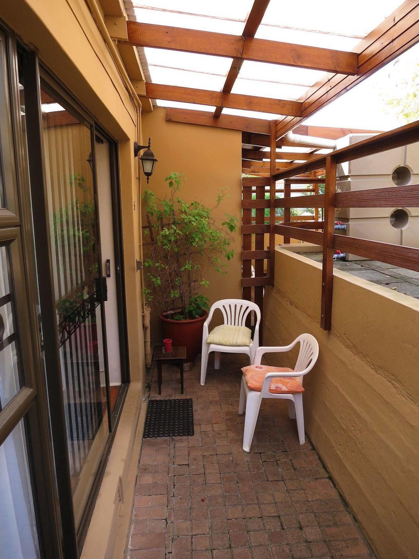 Dempsey'S Self-Catering Guest House Port Elizabeth Exterior photo